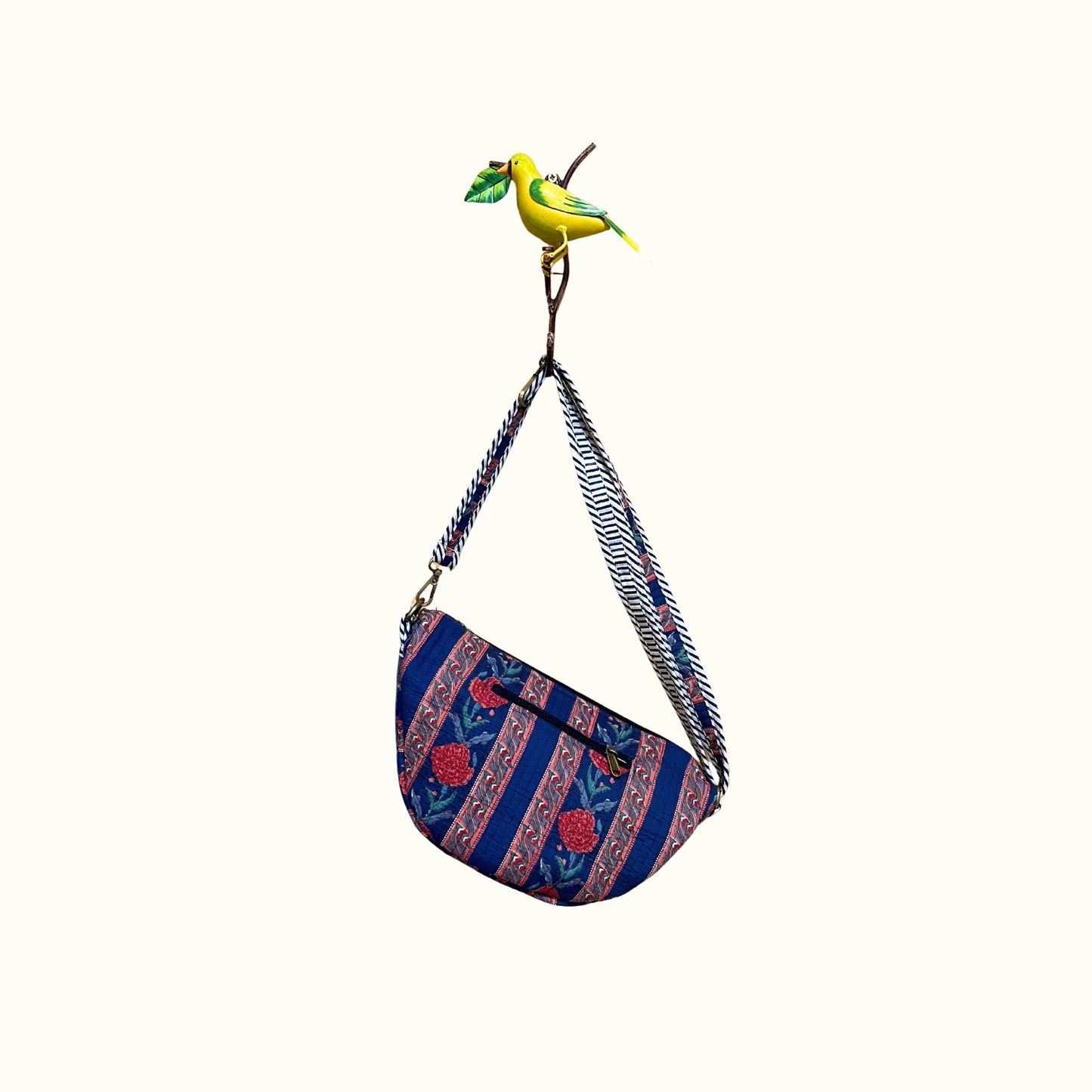 Sac demi-lune matelassé – Nānī- māmāmā (नानी ममामा)