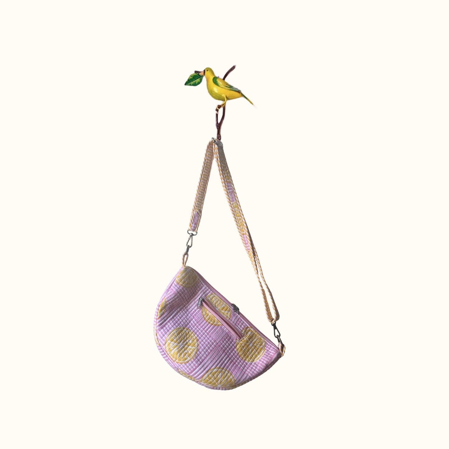 Sac demi-lune matelassé – "Sun and Lemonade "