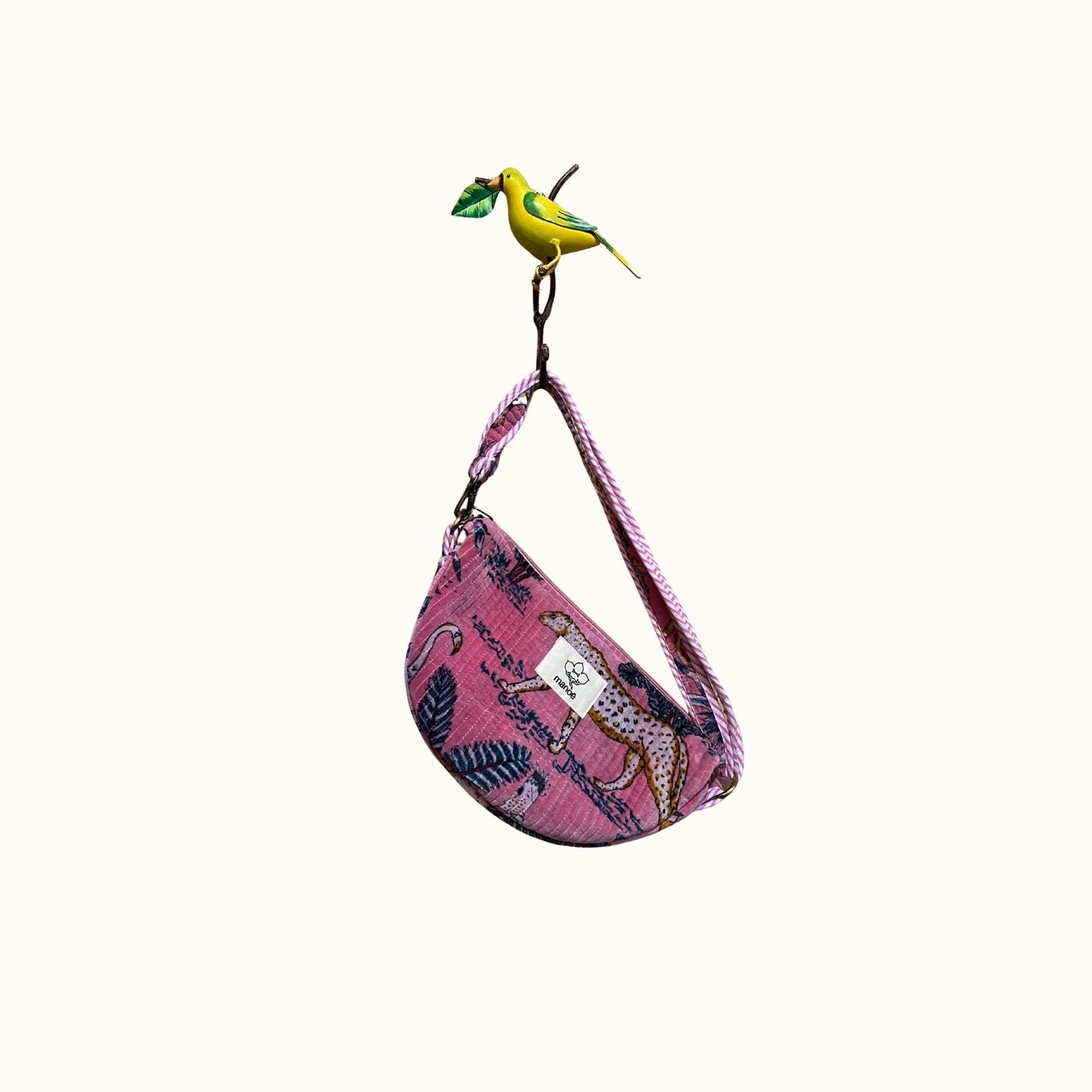 Sac demi-lune matelassé en velours – Pink safari