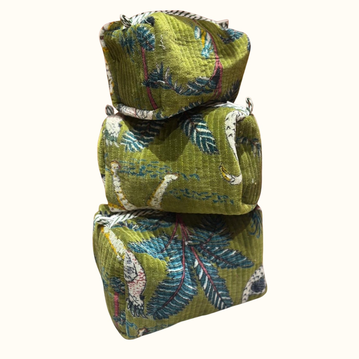 Trousse de toilette en velours matelassé – "Green safari"