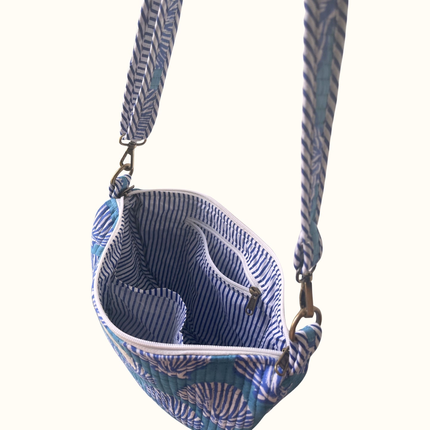 Sac demi-lune matelassé – "Ocean Shells"