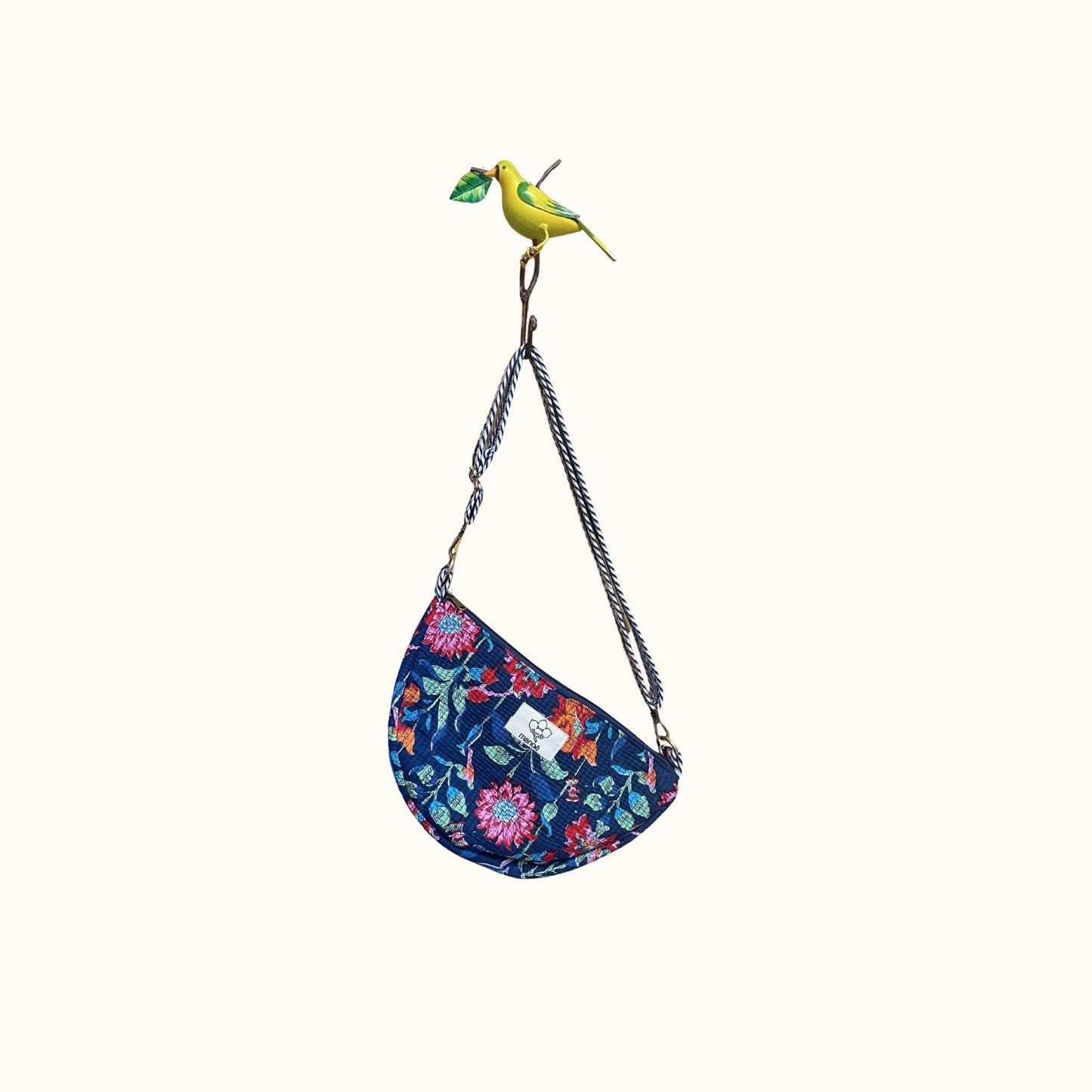 Sac demi-lune matelassé – "Indian moonlight  flowers"